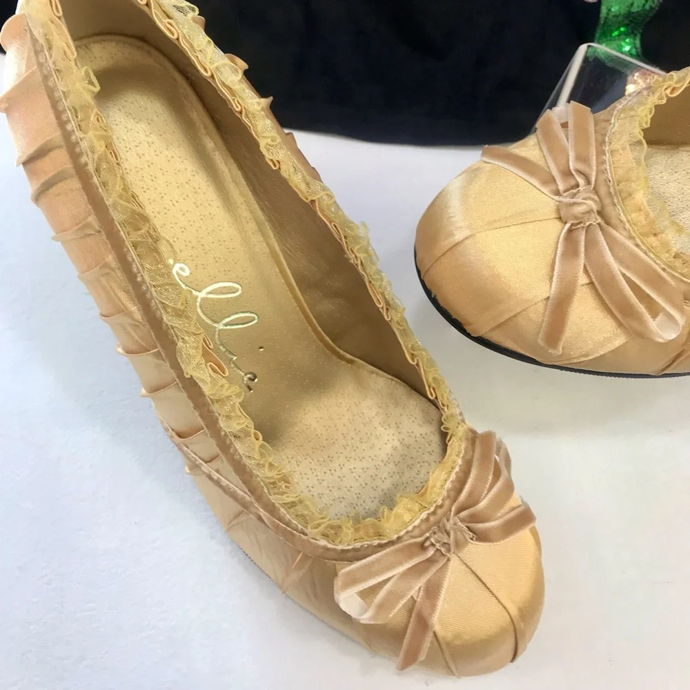 ⚜️Doll Satin Bow Heel Gold⚜️
Brand New In Box - Picture 1 of 7